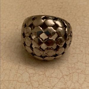 Fashion ring